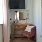 Rose 4* York