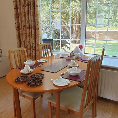 Rose Bed & Breakfast 4*