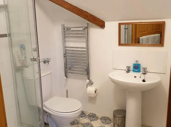 Rose Bed & Breakfast 4*