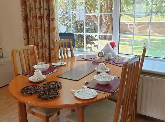 Rose Bed & Breakfast 4*