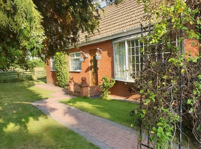 Rose Bed & Breakfast 4*