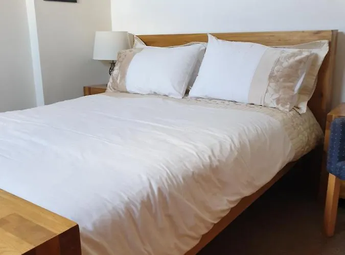 Rose Bed & Breakfast 4*